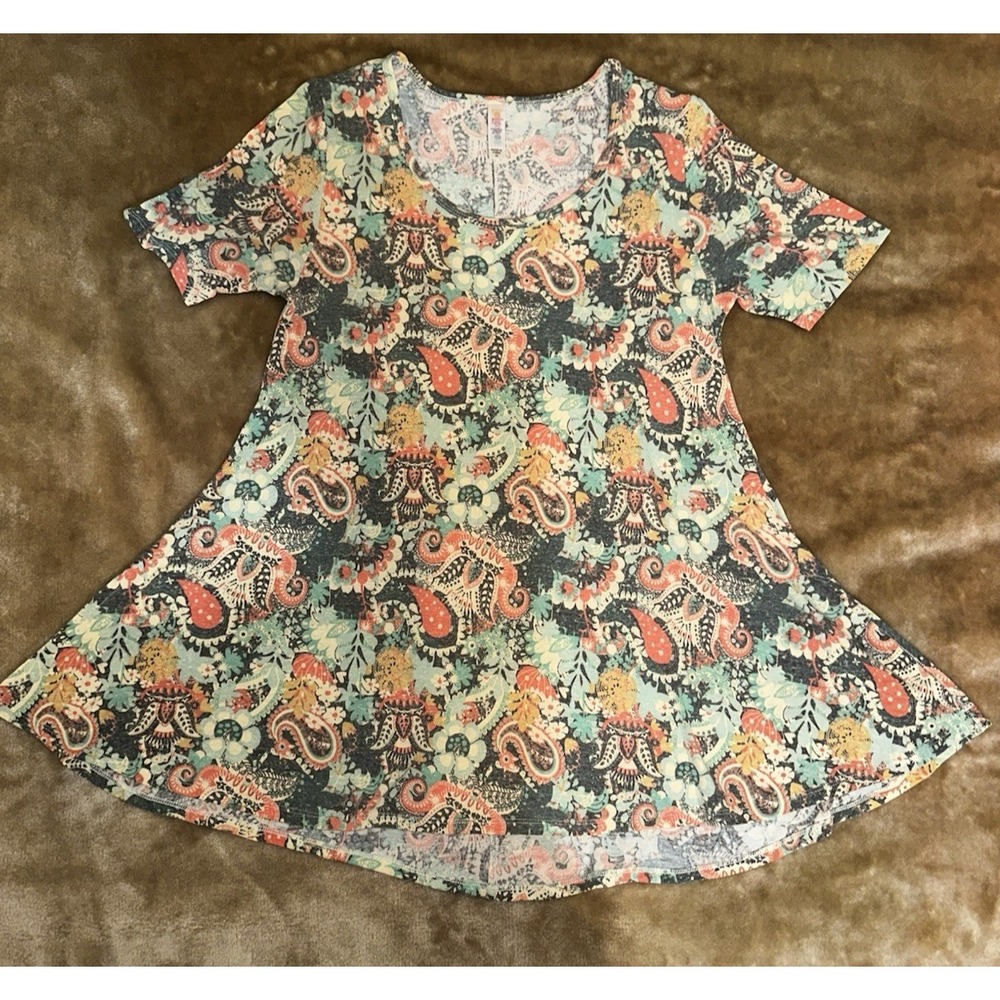 Lularoe Top Size XS Pullover Short Sleeve Hi-low Paisley Multi-colored